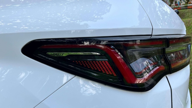 Nama Geely Melekat di Mobil Listrik Aletra L8, Begini Alasannya
