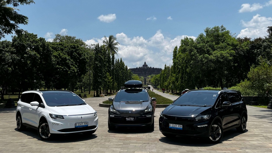 Test Drive Mobil Listrik Aletra L8 EV, Cocok Buat Keluarga Muda