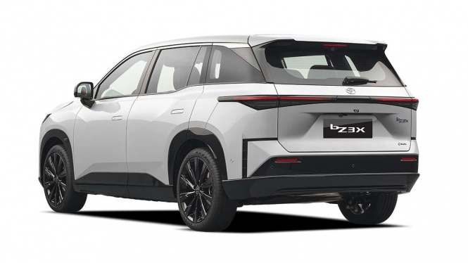 Toyota bZ3X Setir Kanan Meluncur, Harga Setara Aion V