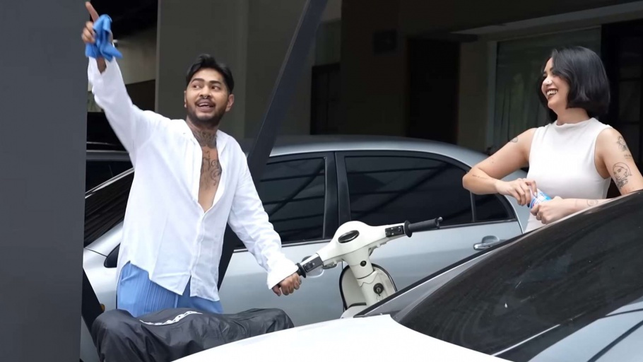 Isi Garasi Onadio Leonardo