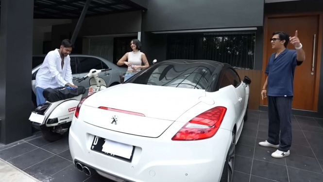 Isi Garasi Onadio Leonardo