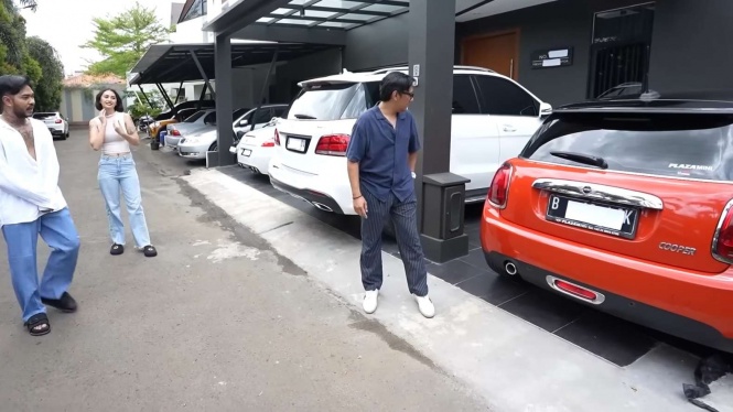 Isi Garasi Onadio Leonardo