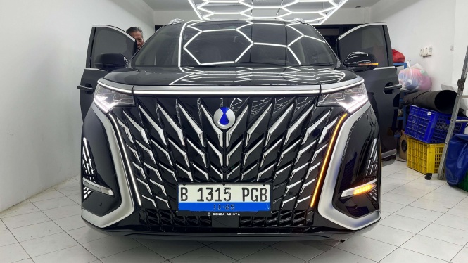 Inspirasi Modifikasi Mobil Listrik Denza D9, Bikin Makin Premium