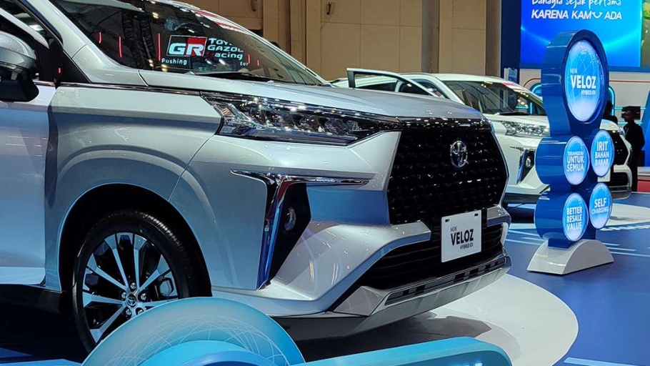 Toyota Veloz Hybrid EV
