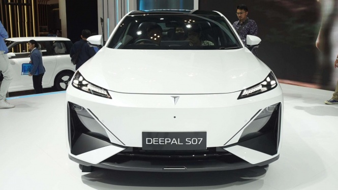 Simak Keunggulan Dua Mobil Listrik Changan yang Debut di GJAW 2025