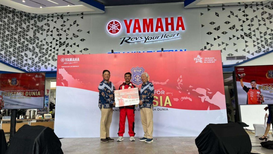 Yamaha Beri Apresiasi Kepada Teknisi yang Berprestasi di WTGP