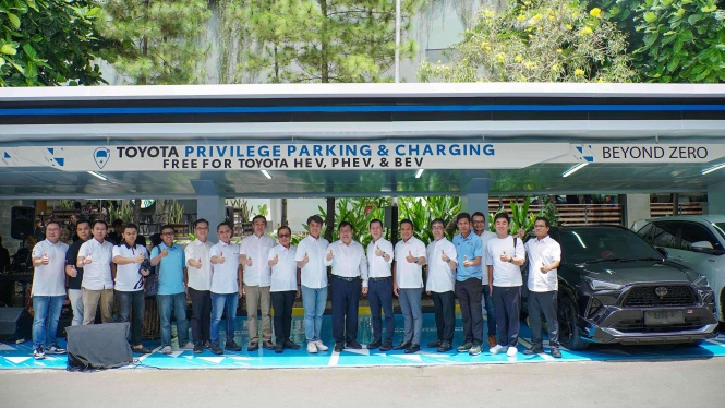 Keistimewaan Pakai Mobil Listrik serta Hybrid Toyota maupun Lexus