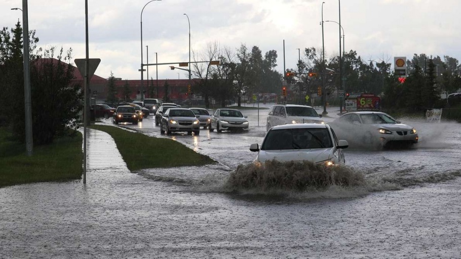 Segini Kisaran Biaya Perbaikan Mobil yang Terkena Banjir