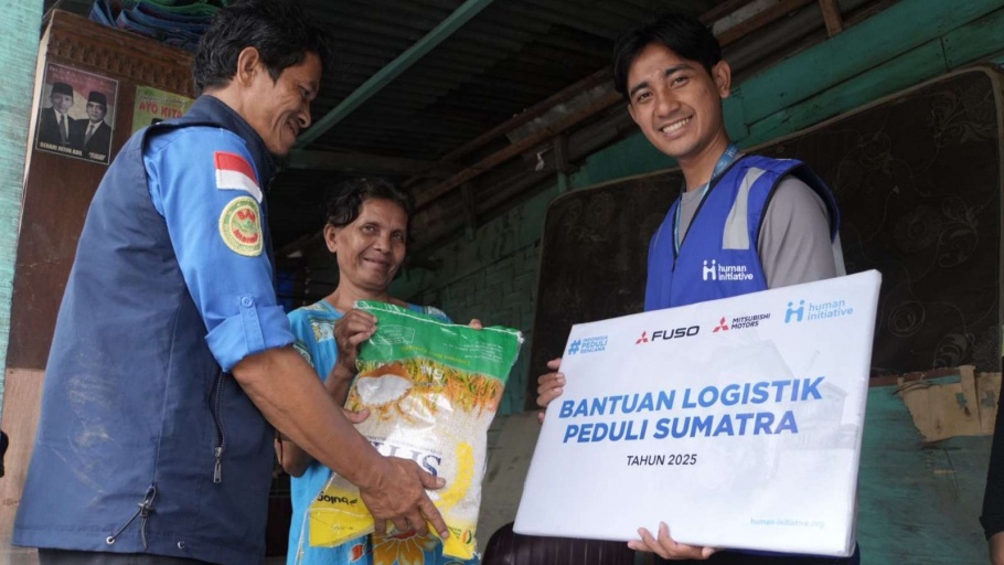Mitsubishi Fuso Hadir untuk Warga, Bantu Korban Banjir Sumatera