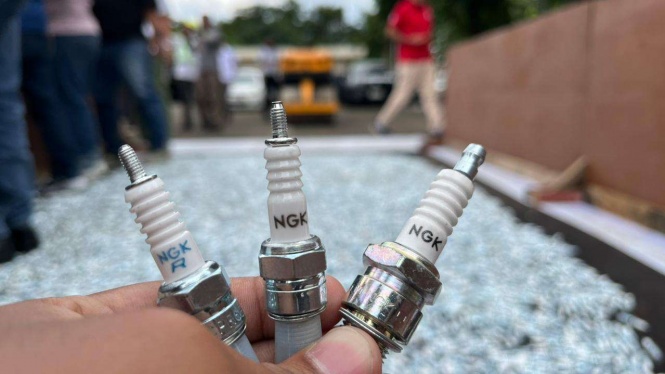 Niterra Musnahkan 11 Ribu Busi Palsu, Beri Rasa Aman ke Konsumen