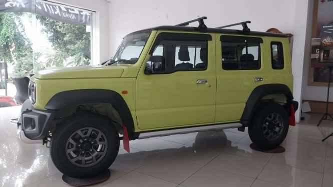 Suzuki Jimny 5 Pintu