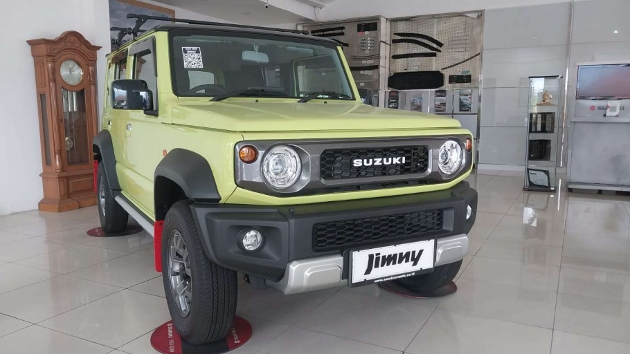 Suzuki Jimny 5 Pintu