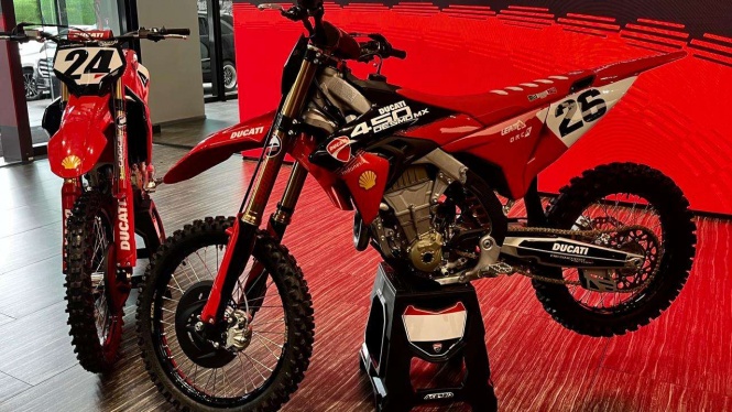 Ducati Desmo450 MX Factory