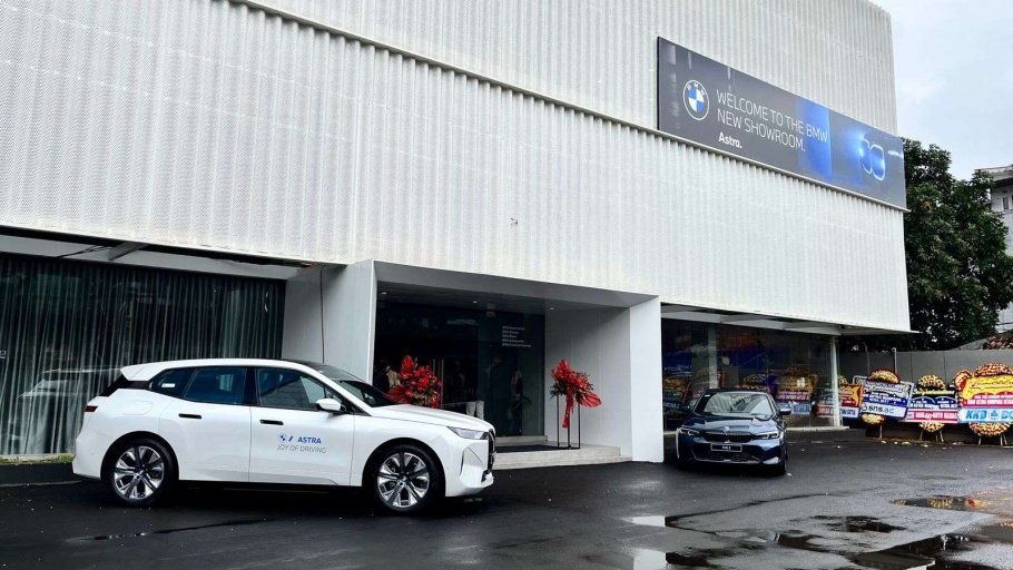 BMW Astra Mampang