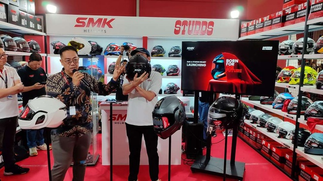 SMK Helmets
