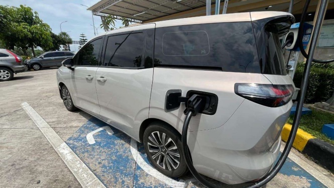 Iritnya Wuling Darion Plug-in Hybrid untuk Perjalanan Jauh