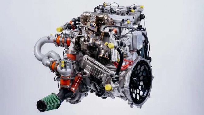 Raksasa Minyak Arab Kembangkan Mesin Khusus Mobil Hybrid