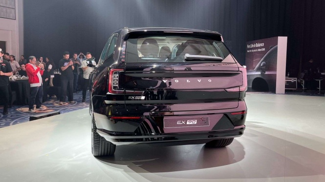 Volvo EX90