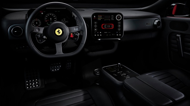 Interior Ferrari Luce didesain oleh mantan desainer Apple