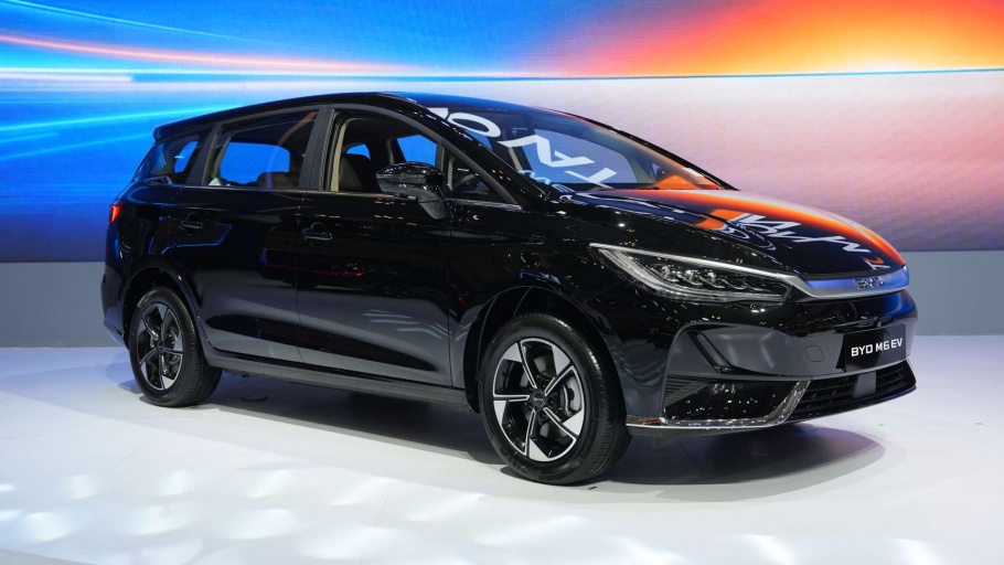 BYD M6 EV