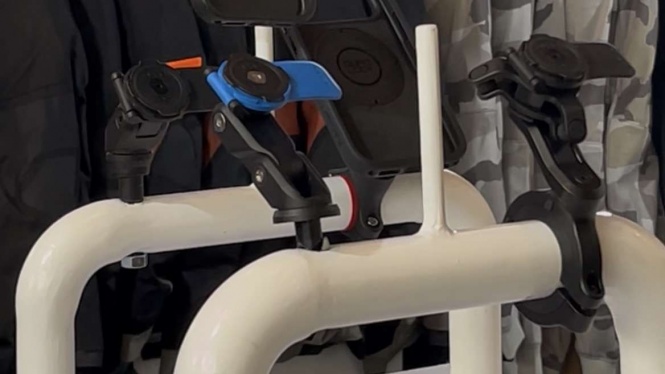 Quad Lock bisa disesuaikan dengan berbagai jenis pemasangan