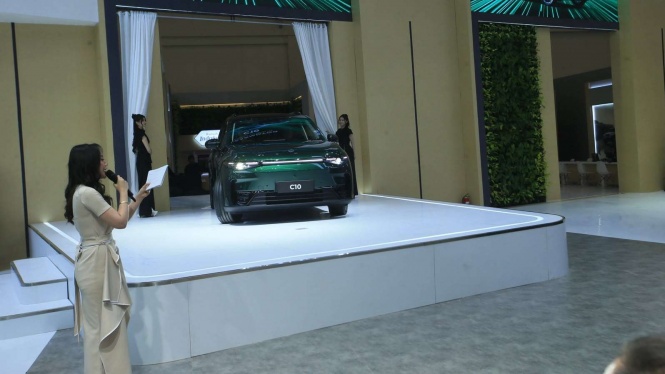 Leapmotor C10
