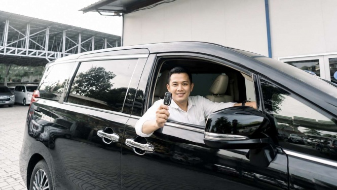 Lelang mobil