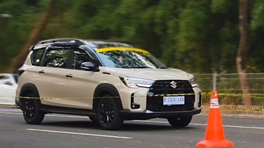 Suzuki XL7 Hybrid