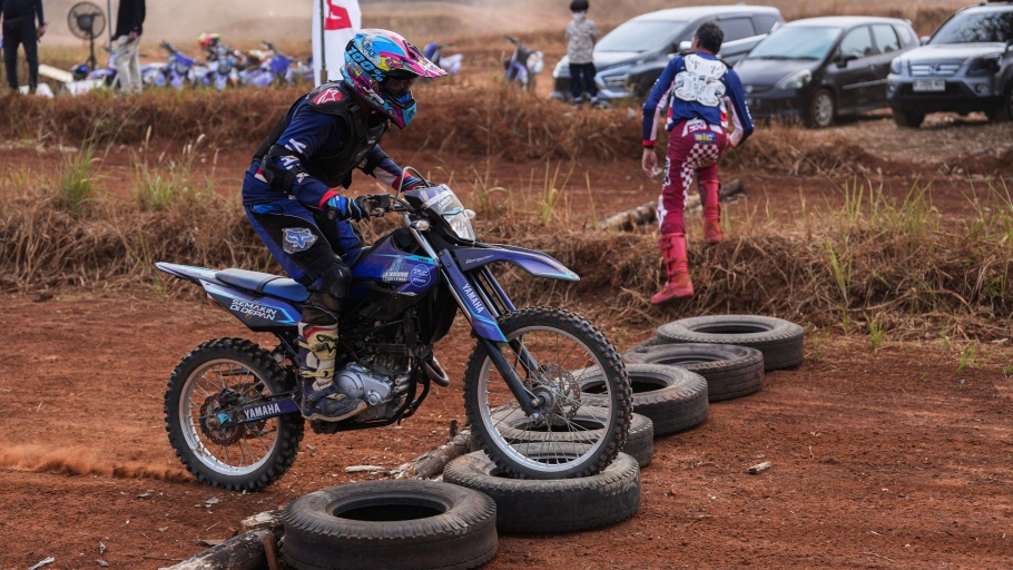 Yamaha Dirt Bike Experience Tularkan Teknik Offroad Pakai WR155 R